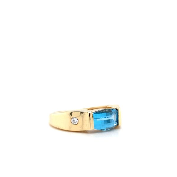 Estate Piece: 10k Yellow Gold Blue Topaz and Diamond Ring - Image 2